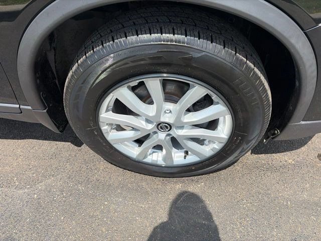 Used 2019 Nissan Rogue SV AWD/4WD image 40