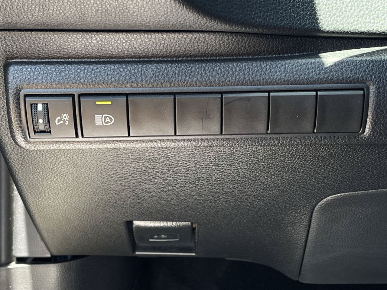 Used 2025 Toyota Corolla LE FWD image 20