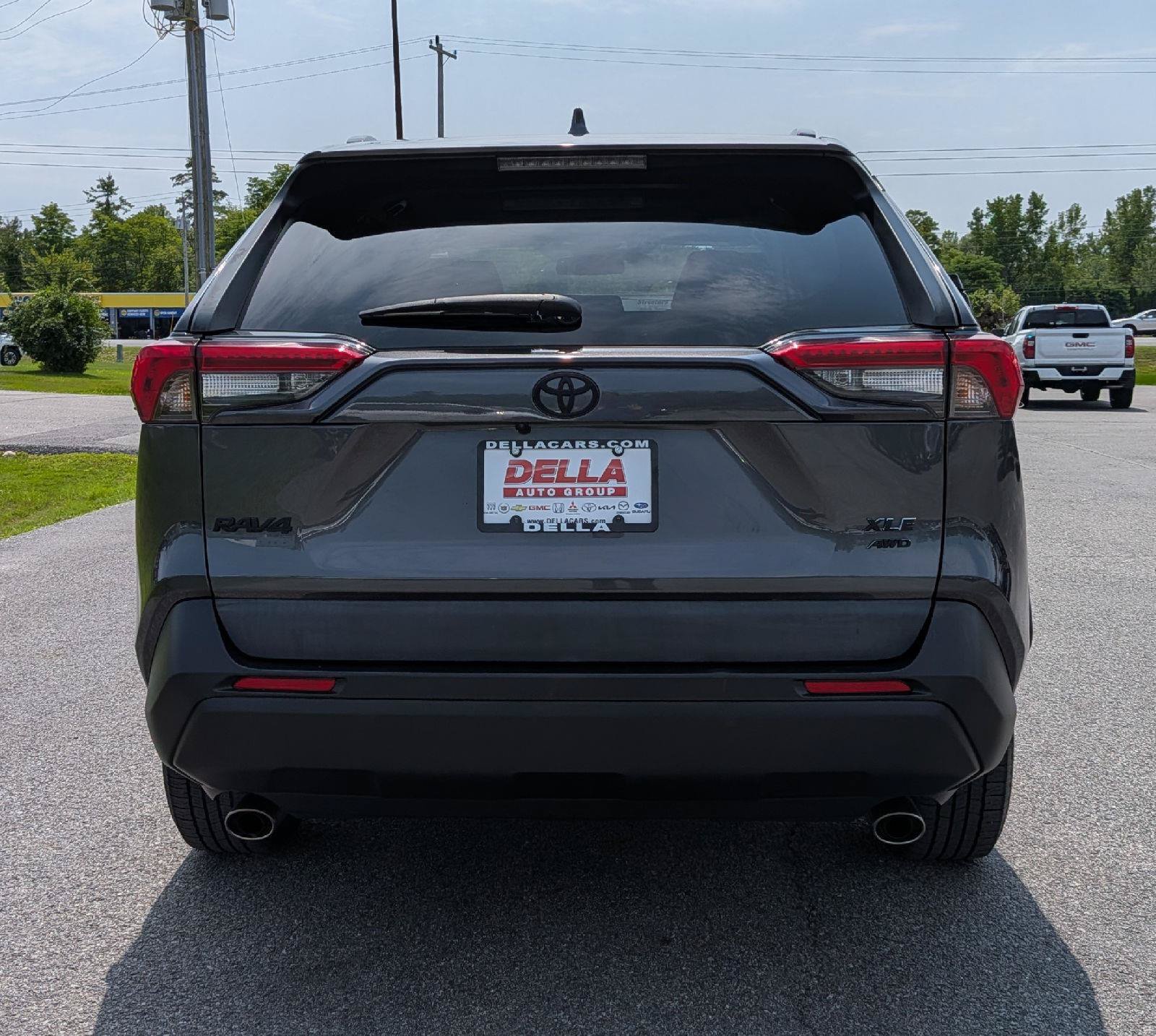 Used 2021 Toyota RAV4 XLE w/ Convenience Package AWD/4WD image 9