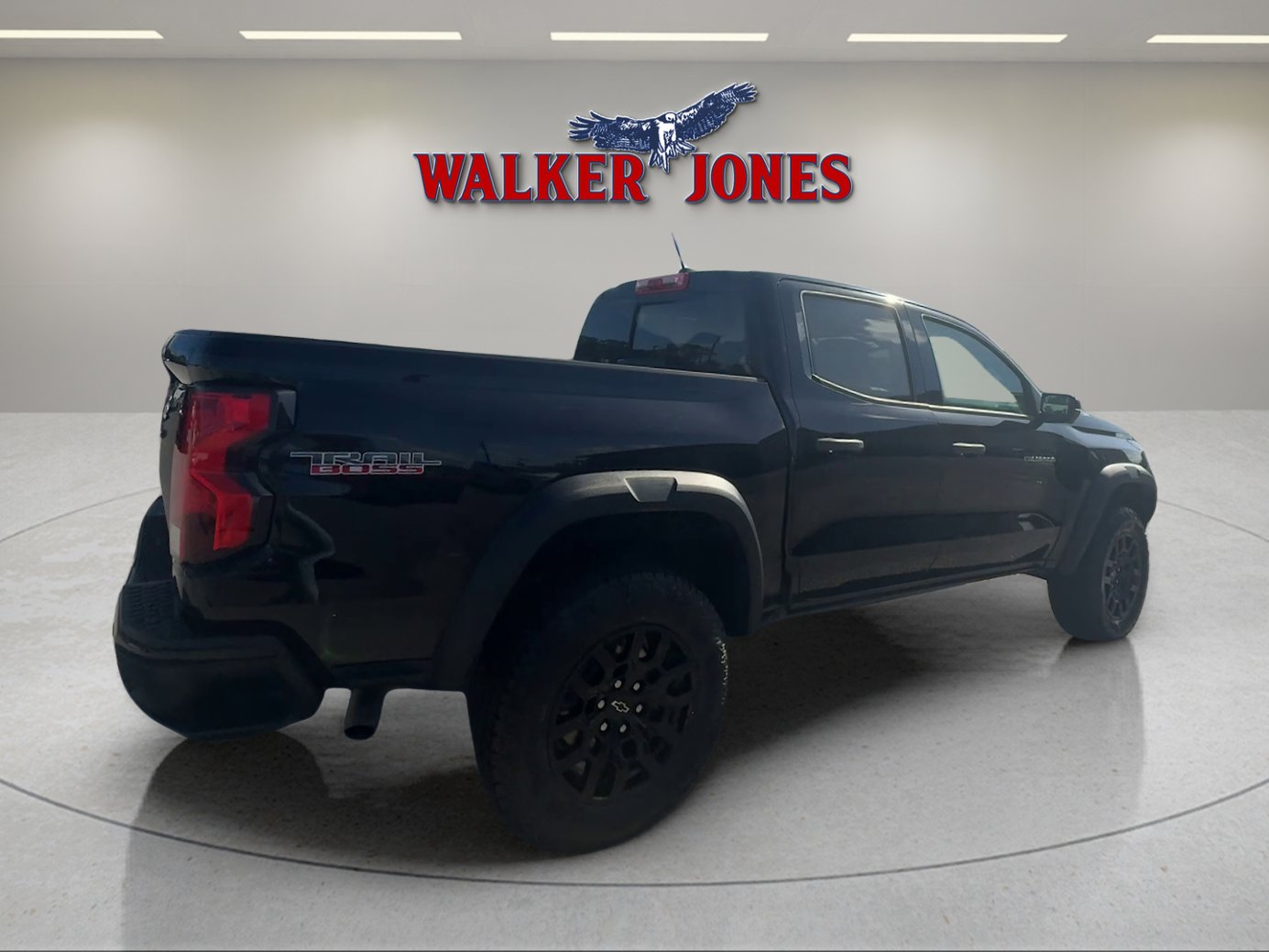 Used 2024 Chevrolet Colorado Trail Boss w/ Technology Package AWD/4WD image 6