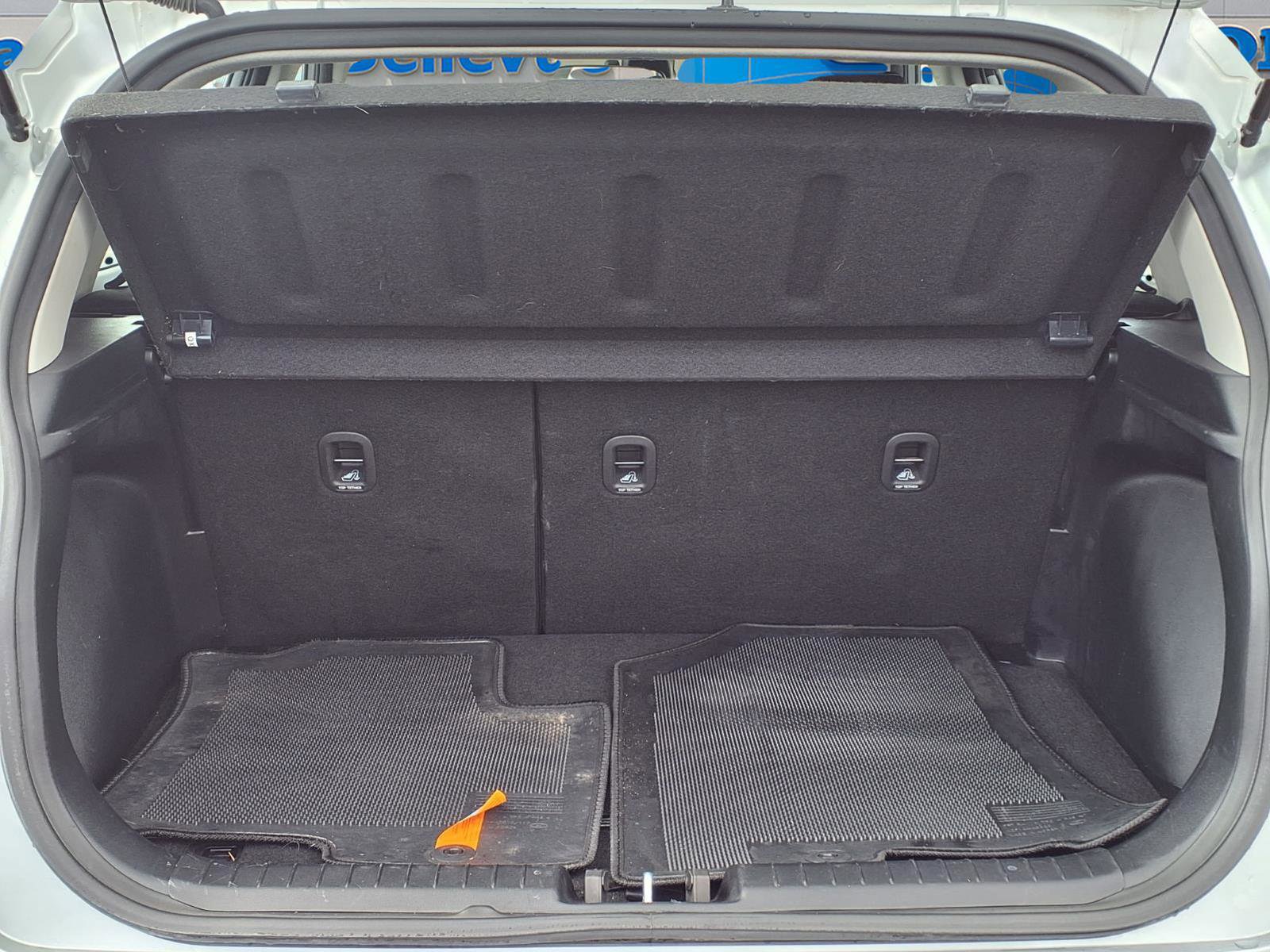 Used 2023 Hyundai Venue SEL w/ Cargo Package image 5