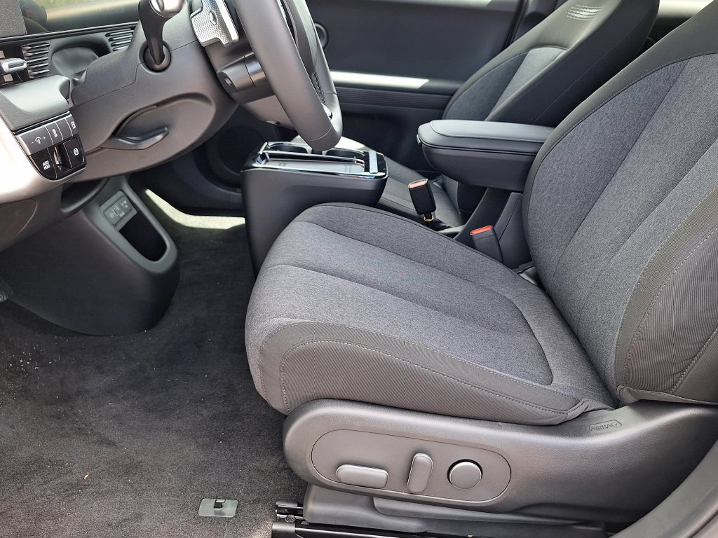 New 2026 Hyundai Ioniq 5 SE AWD/4WD image 11
