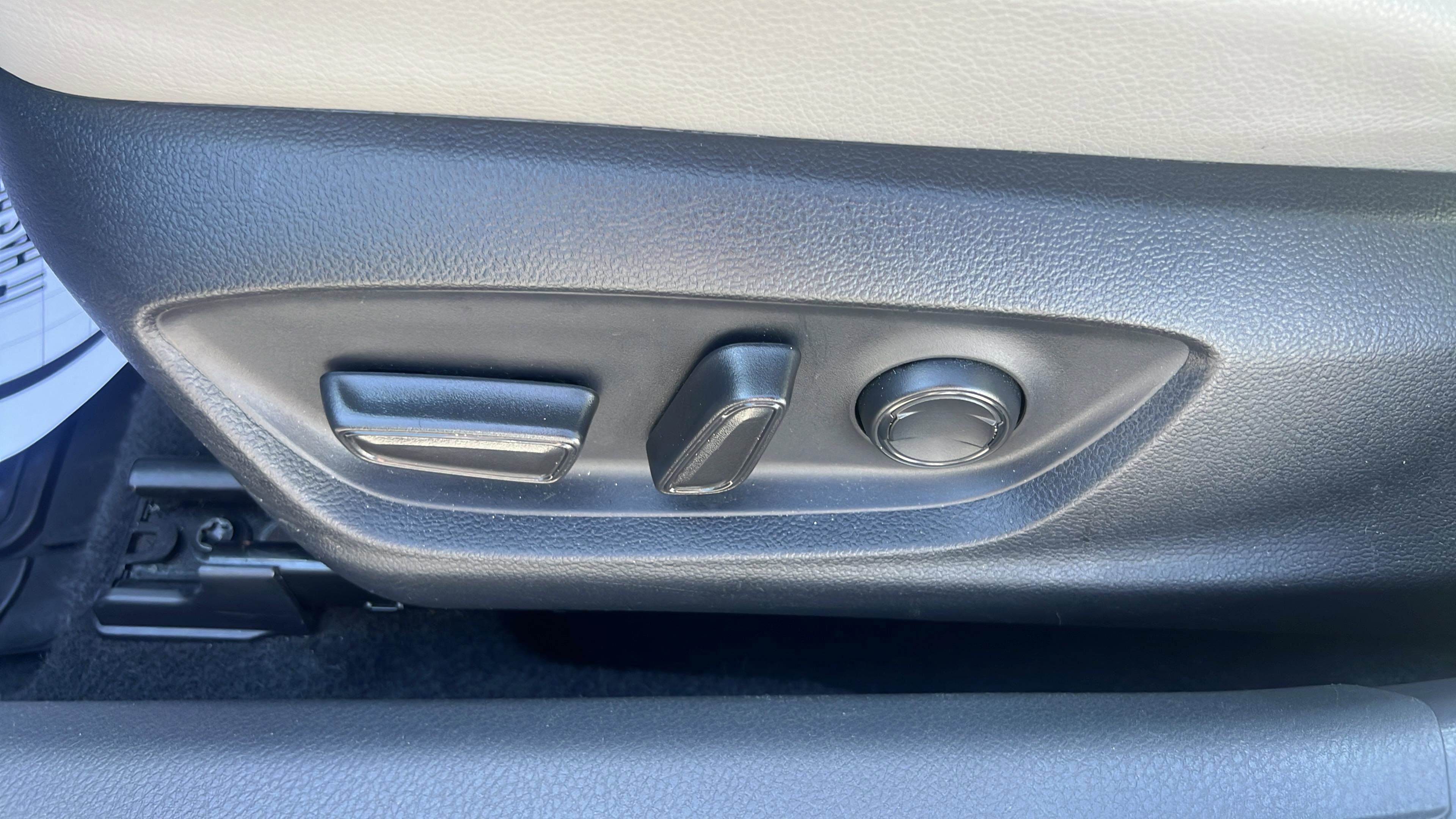 Used 2024 Toyota Camry SE image 18