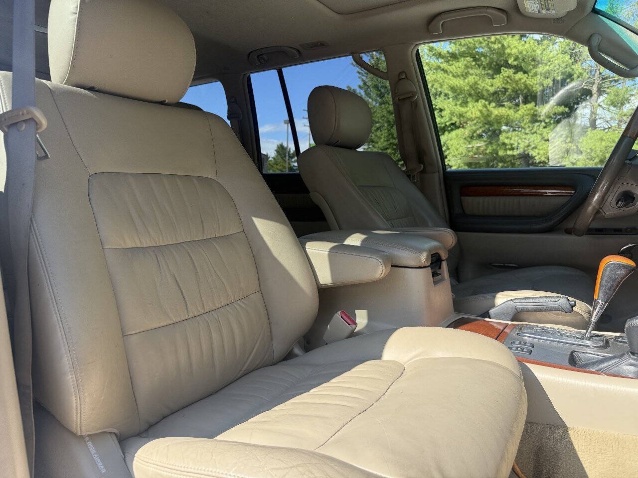 Used 2005 Lexus LX 470 4WD w/ Preferred Accessory Pkg image 10