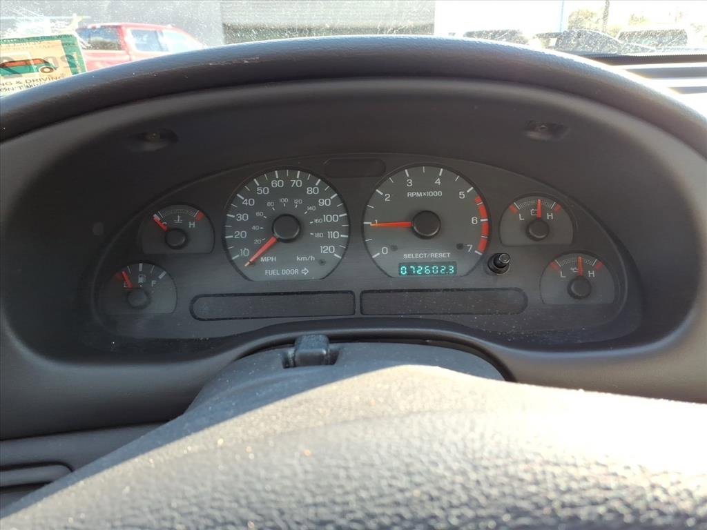 Used 2000 Ford Mustang Convertible image 12