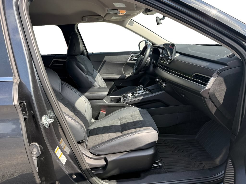 Used 2024 Mitsubishi Outlander SE FWD image 15