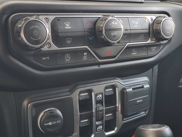 Used 2023 Jeep Wrangler Unlimited Sahara AWD/4WD image 18