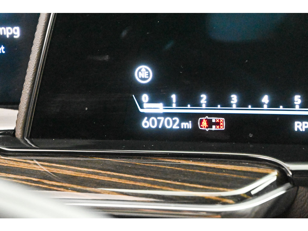 Used 2023 Cadillac Escalade Premium Luxury AWD/4WD image 38