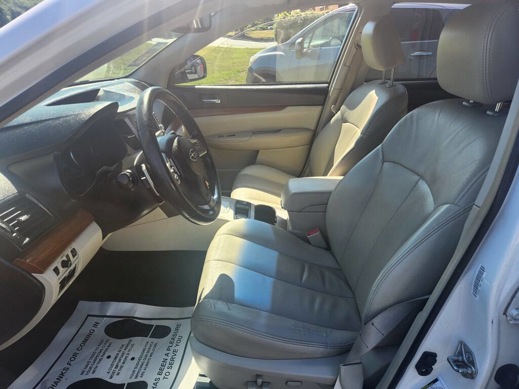 Used 2013 Subaru Outback 2.5i Limited AWD/4WD image 7