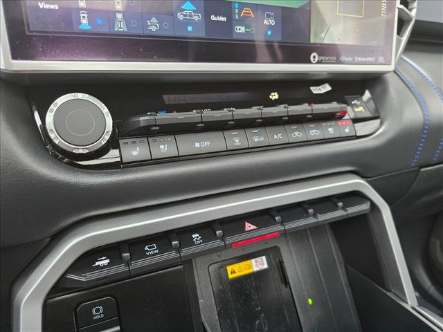 Used 2024 Toyota Tundra Platinum AWD/4WD image 28
