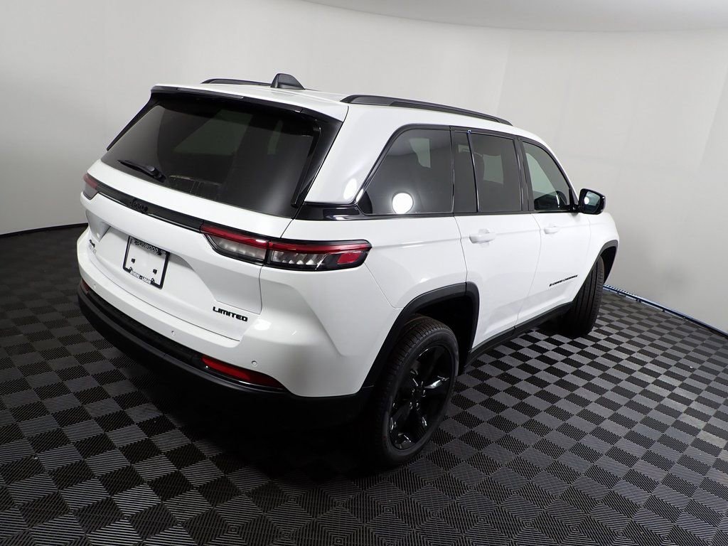 New 2025 Jeep Grand Cherokee Limited w/ Black Appearance Package image 22