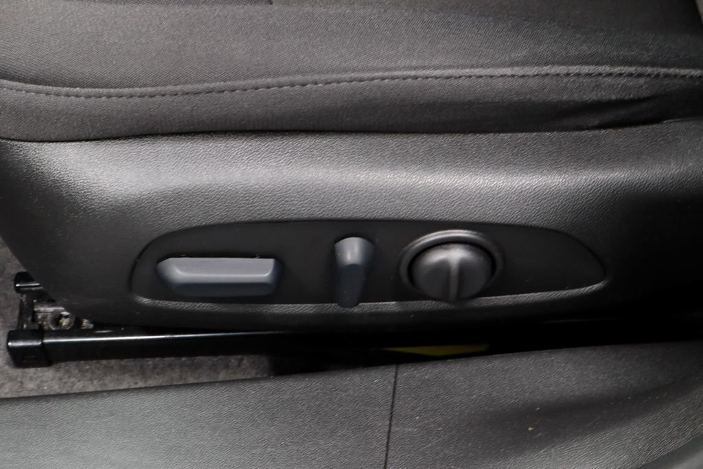 Used 2024 Chevrolet Malibu LT image 25