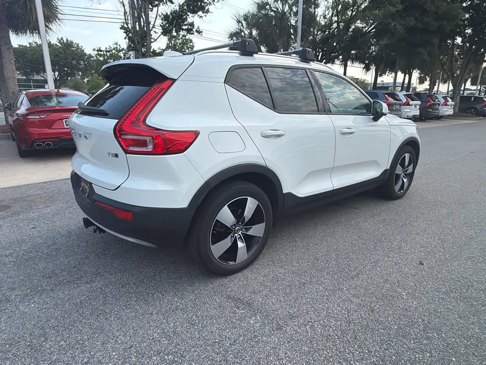 Used 2020 Volvo XC40 T5 Momentum w/ Protection Package Premier AWD/4WD image 16