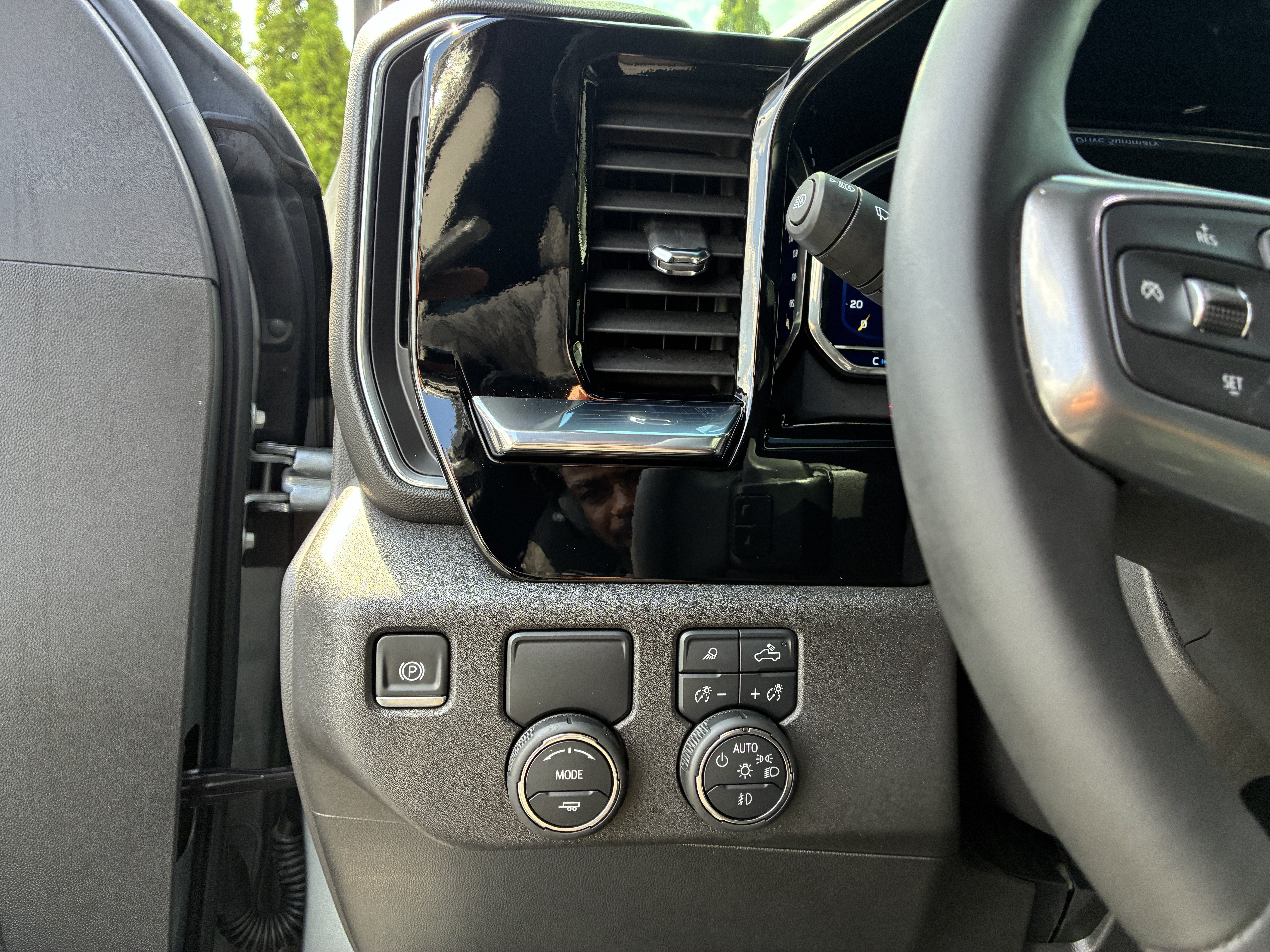 Used 2025 Chevrolet Silverado 1500 RST w/ All Star Edition Plus RWD image 27
