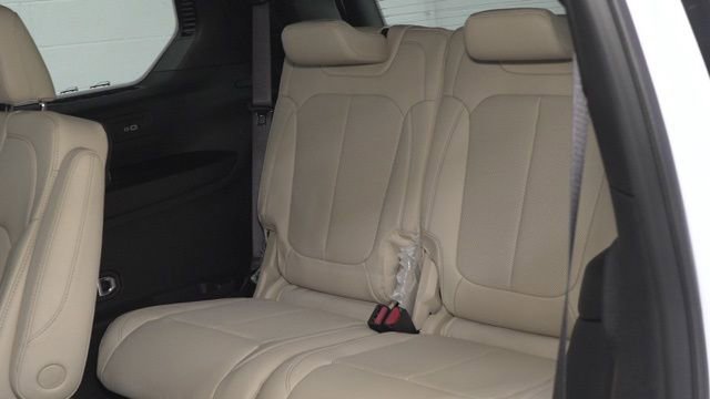 New 2025 Jeep Grand Cherokee L Limited w/ Luxury Tech Group II image 22