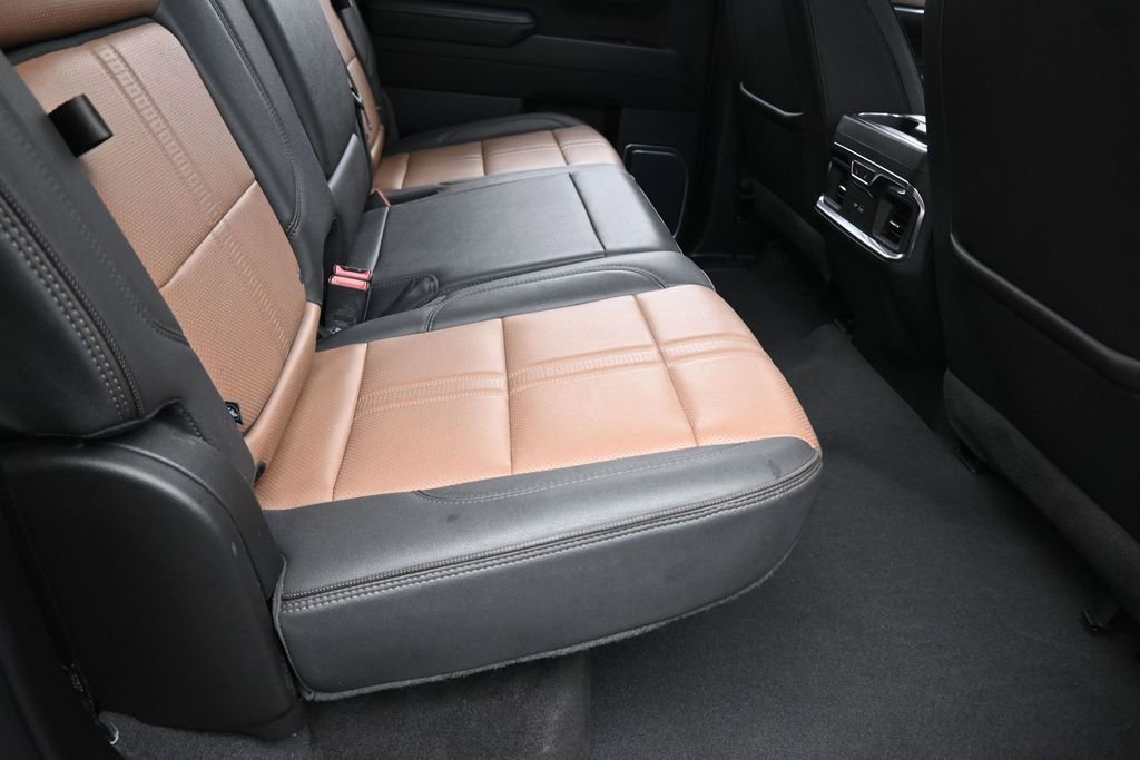 Used 2023 Chevrolet Silverado 1500 High Country w/ High Country Premium Package AWD/4WD image 44