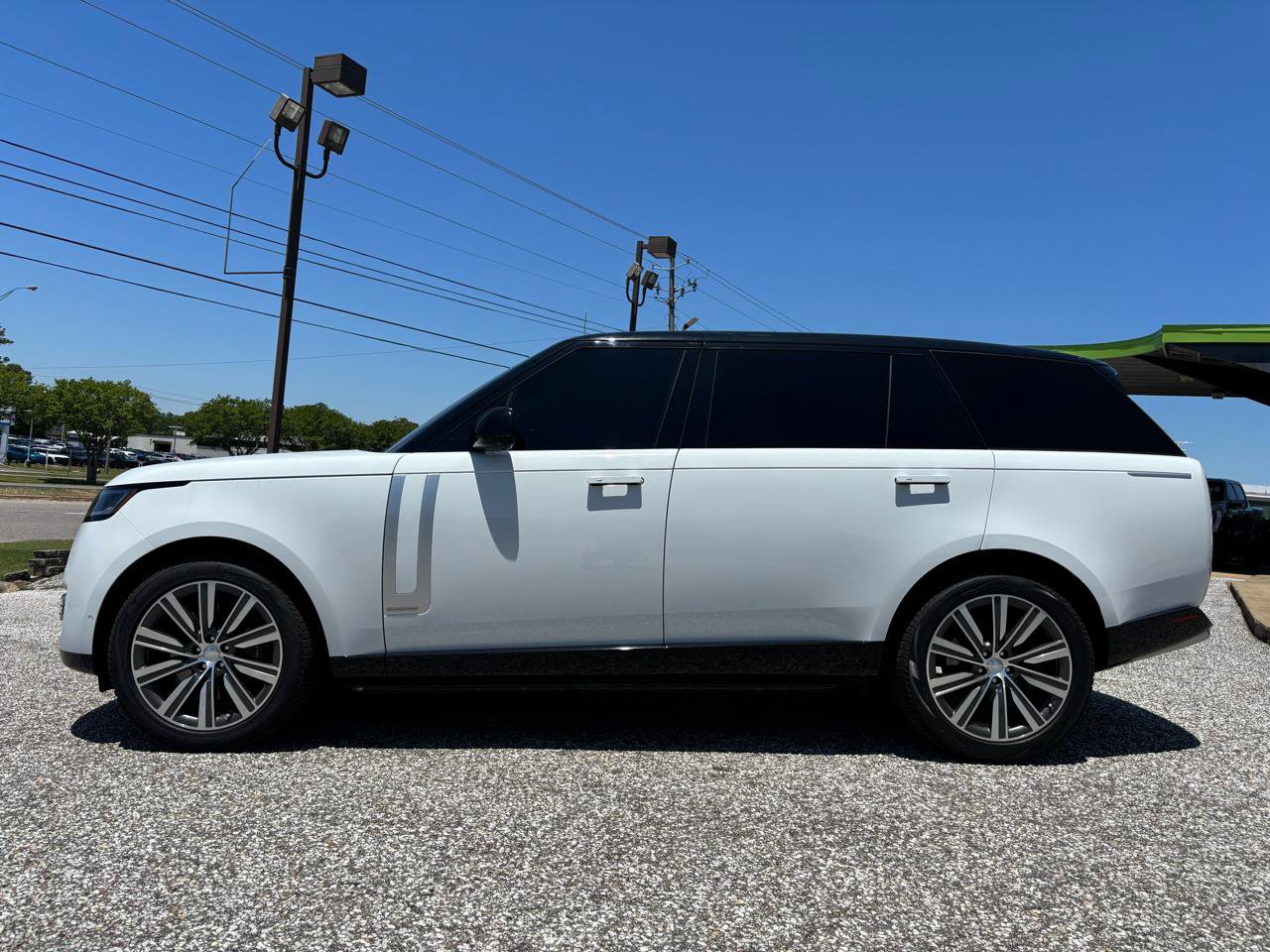Used 2023 Land Rover Range Rover Long Wheelbase Autobiography AWD/4WD image 2