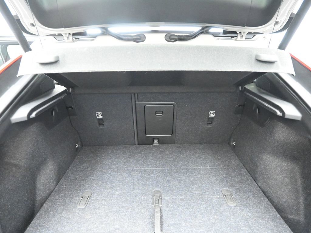 Used 2023 Volvo C40 P8 Recharge Ultimate image 13