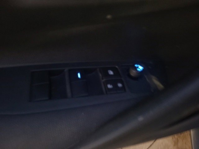 Used 2022 Toyota Corolla LE image 18