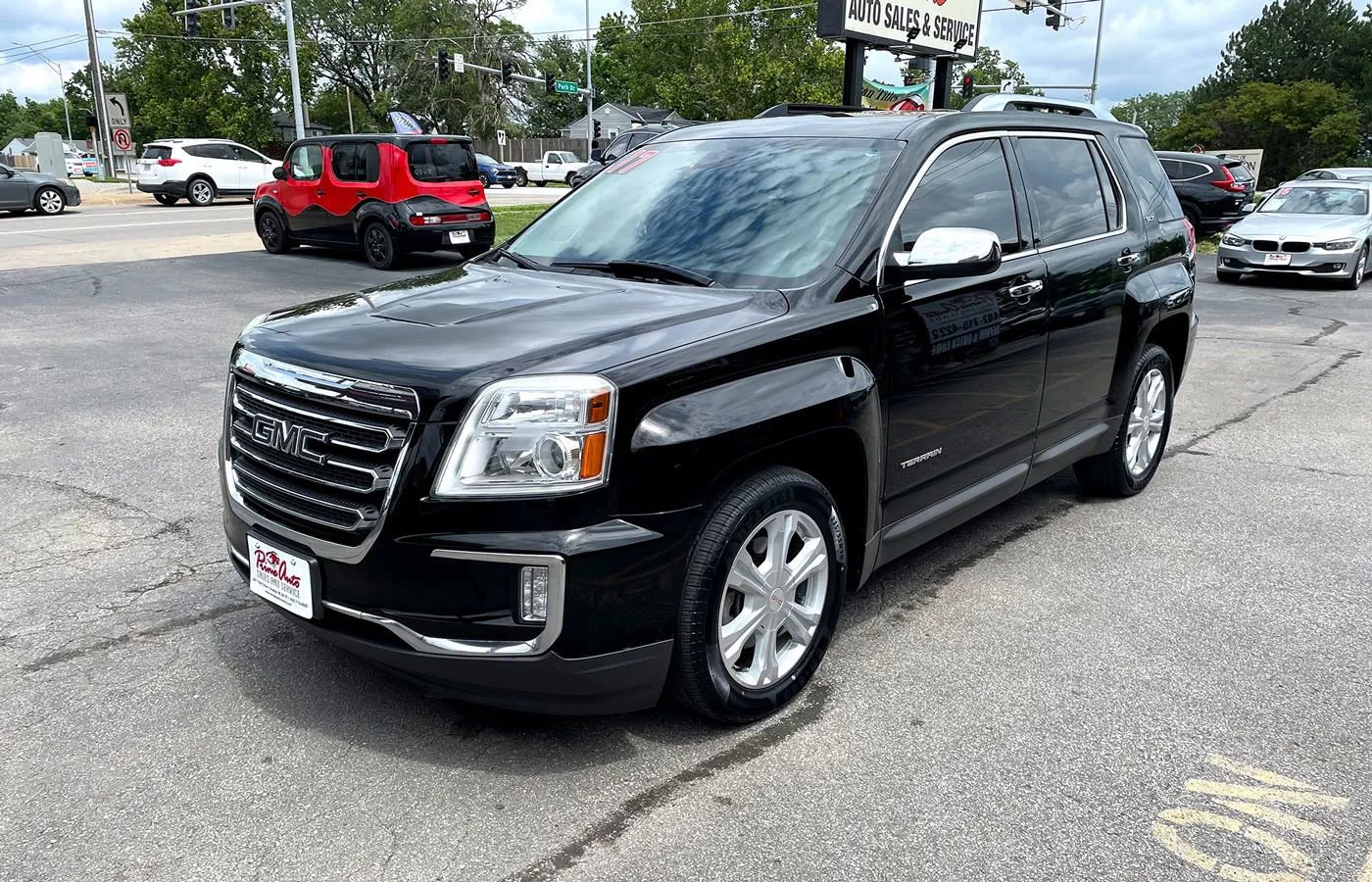 Used 2017 GMC Terrain SLT image 2