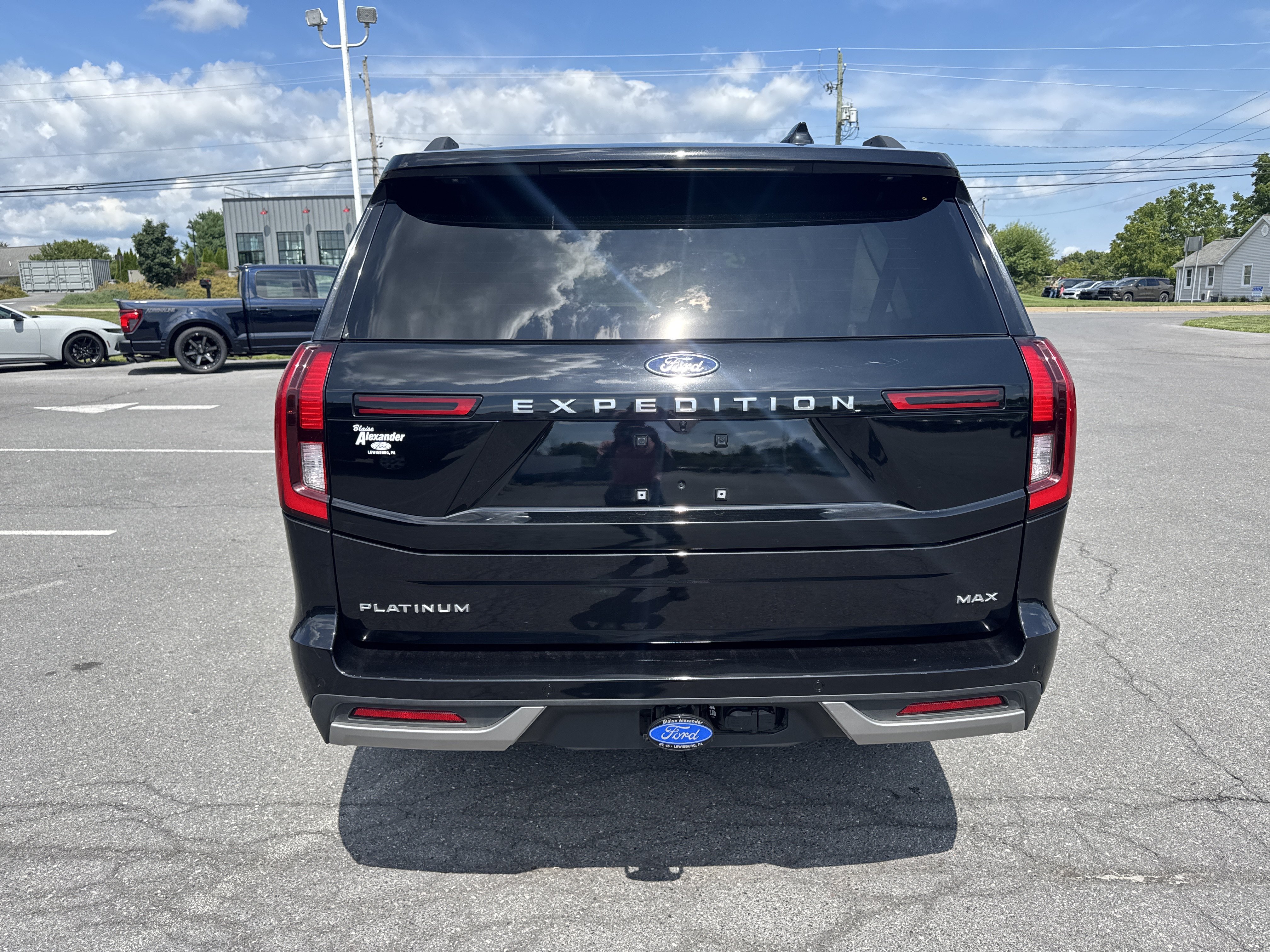 Used 2025 Ford Expedition Max Platinum w/ Driver's Package AWD/4WD image 8