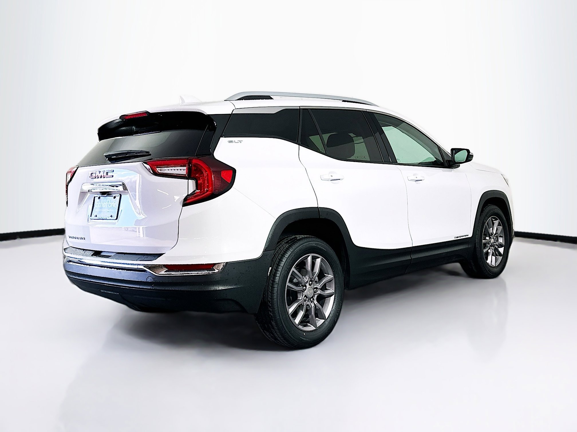 Used 2023 GMC Terrain SLT image 9