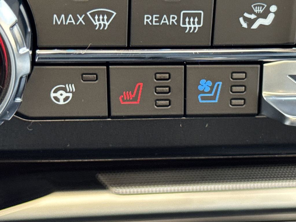 New 2026 Ford F250 Platinum w/ Tremor Off-Road Package image 32