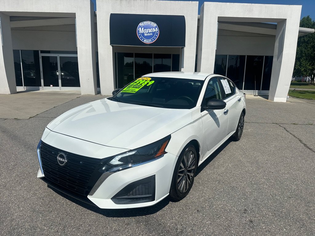 Used 2025 Nissan Altima 2.5 SV FWD image 1