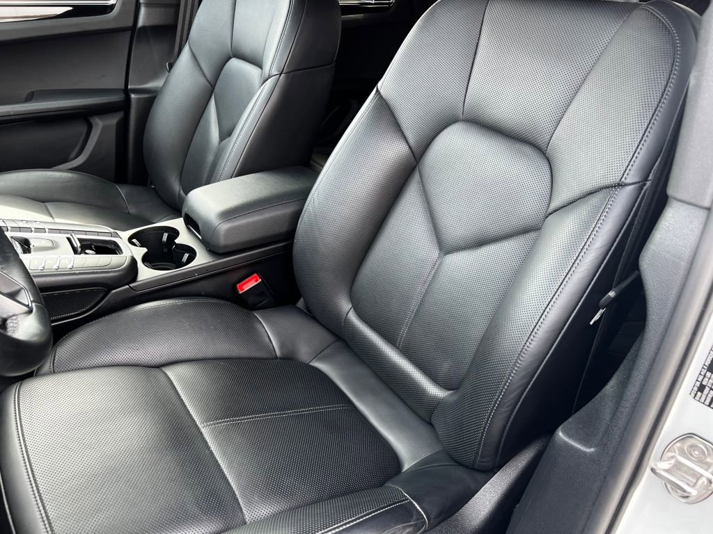 Used 2020 Porsche Macan image 10