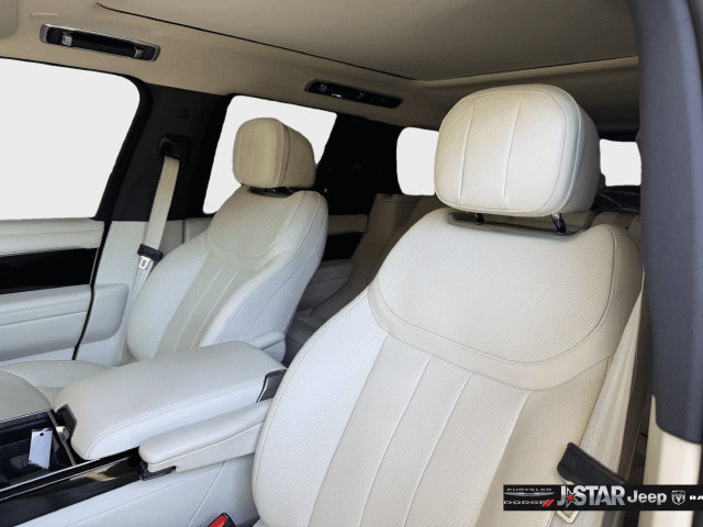Used 2025 Land Rover Range Rover SE AWD/4WD image 11
