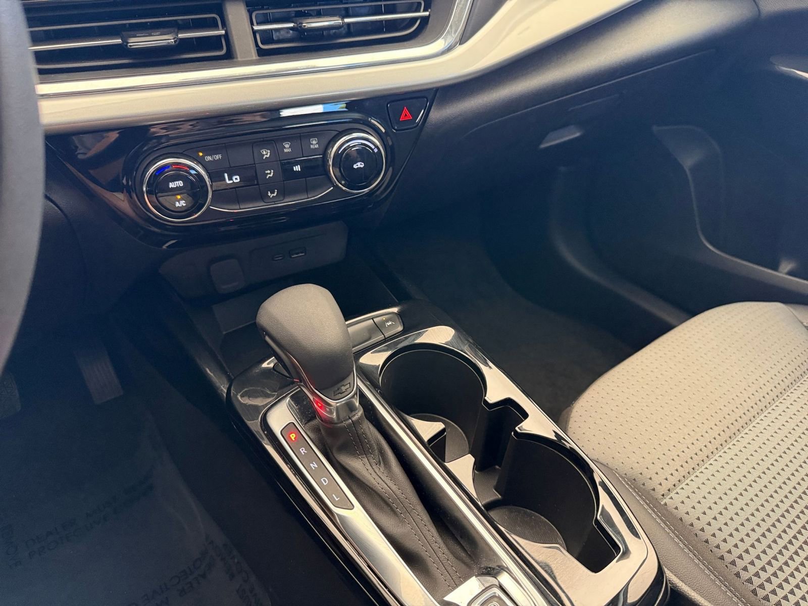 Used 2025 Chevrolet Trax LT image 35