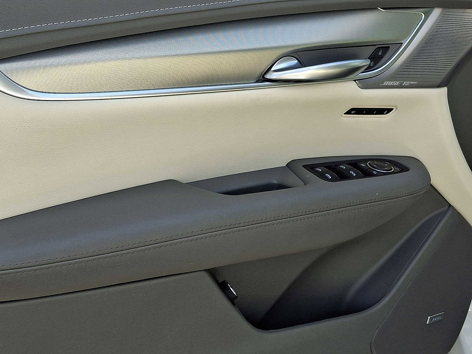 Used 2024 Cadillac XT5 Premium Luxury image 10