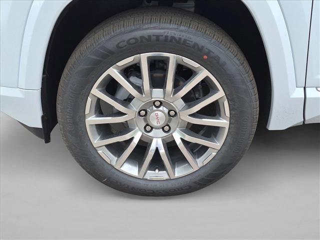 New 2026 GMC Terrain Denali w/ LPO, Black Badging Package AWD/4WD image 10