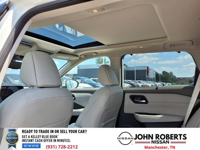 Used 2023 Nissan Rogue SL w/ SL Premium Package image 11