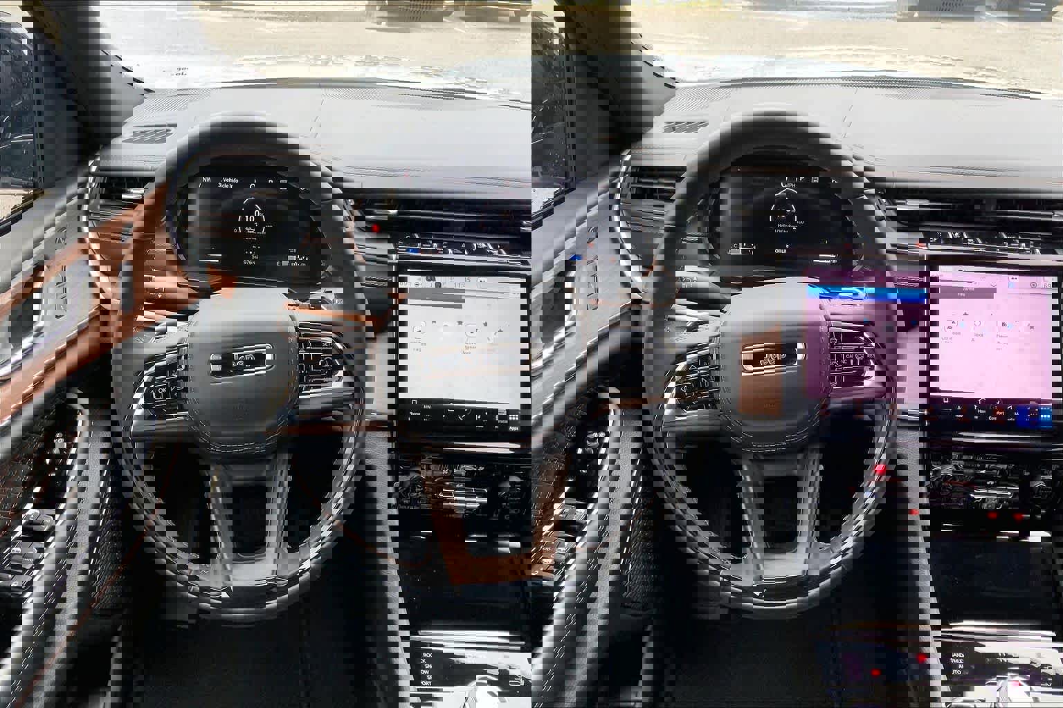 Used 2025 Jeep Grand Cherokee Summit w/ Obsidian Package image 6