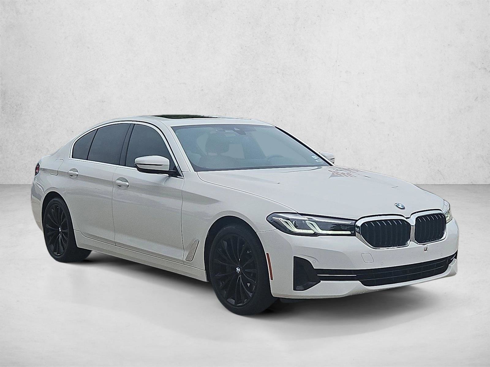 Used 2023 BMW 530i w/ Convenience Package RWD image 3