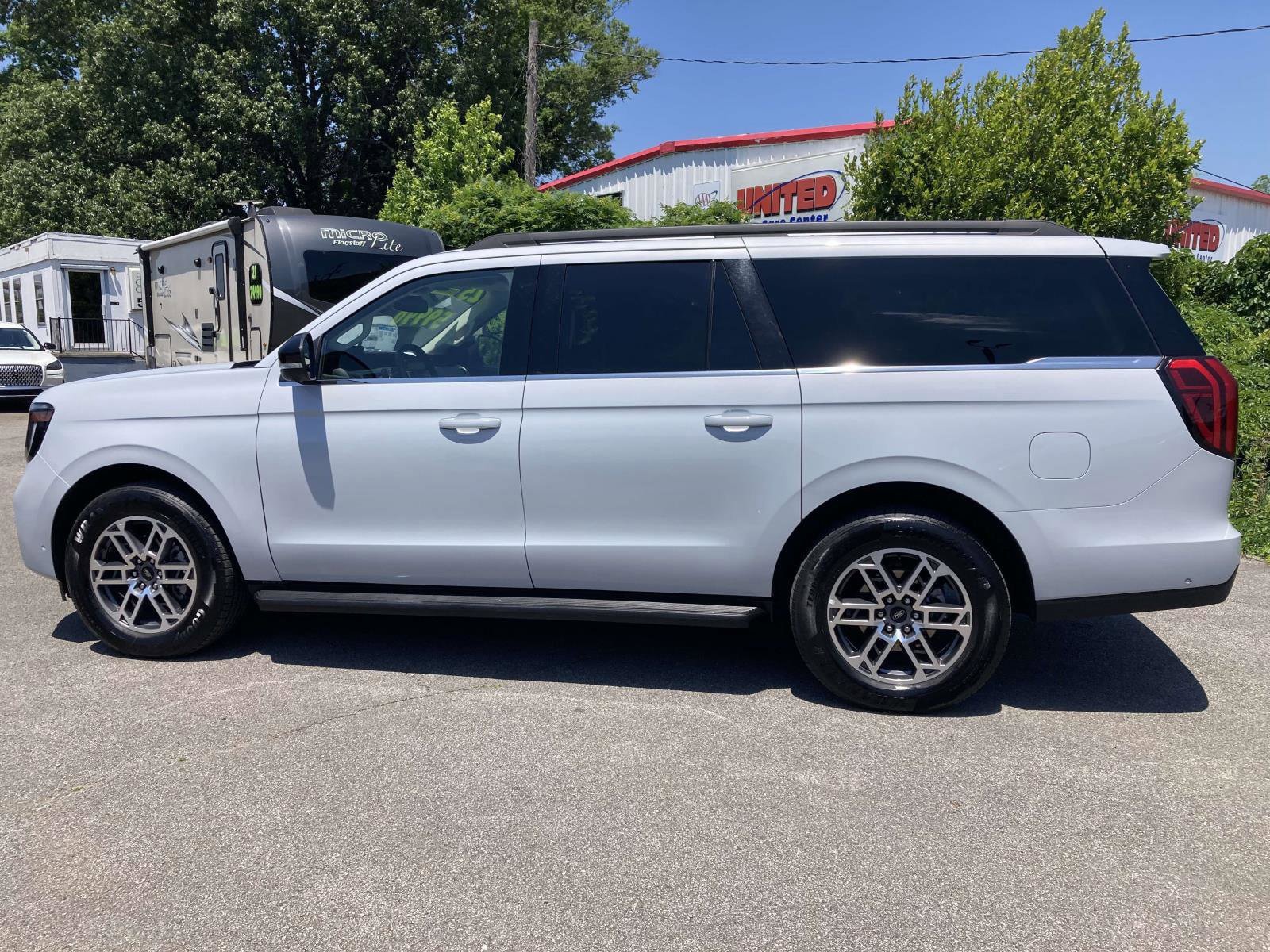 Used 2025 Ford Expedition Max Active RWD image 8