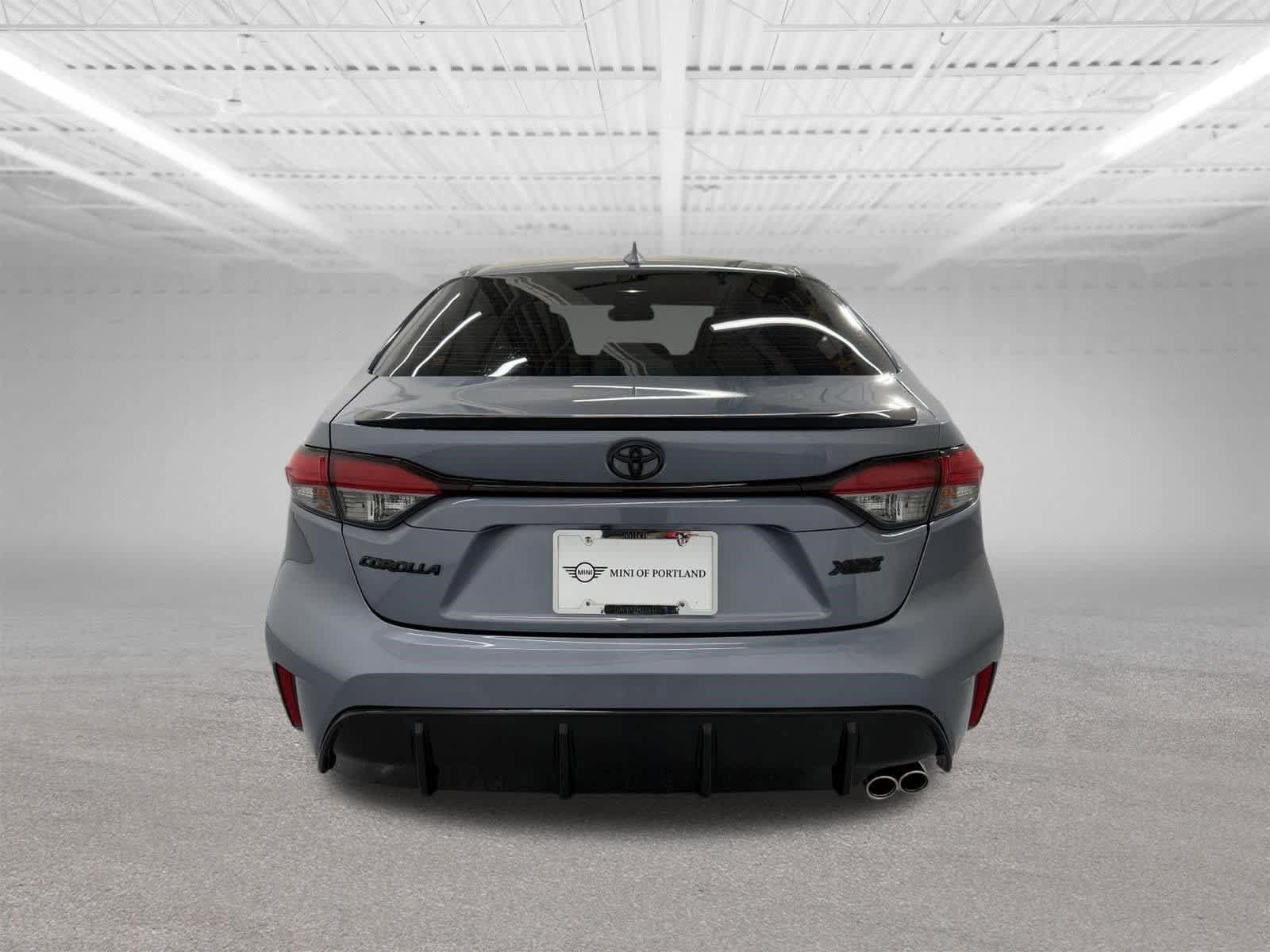 Used 2025 Toyota Corolla XSE FWD image 4