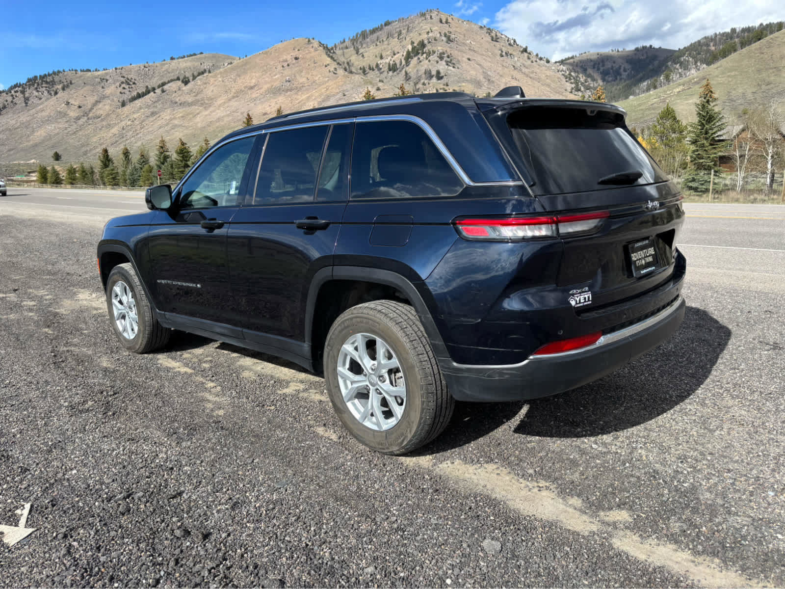 New 2023 Jeep Grand Cherokee Limited w/ Luxury Tech Group II image 10