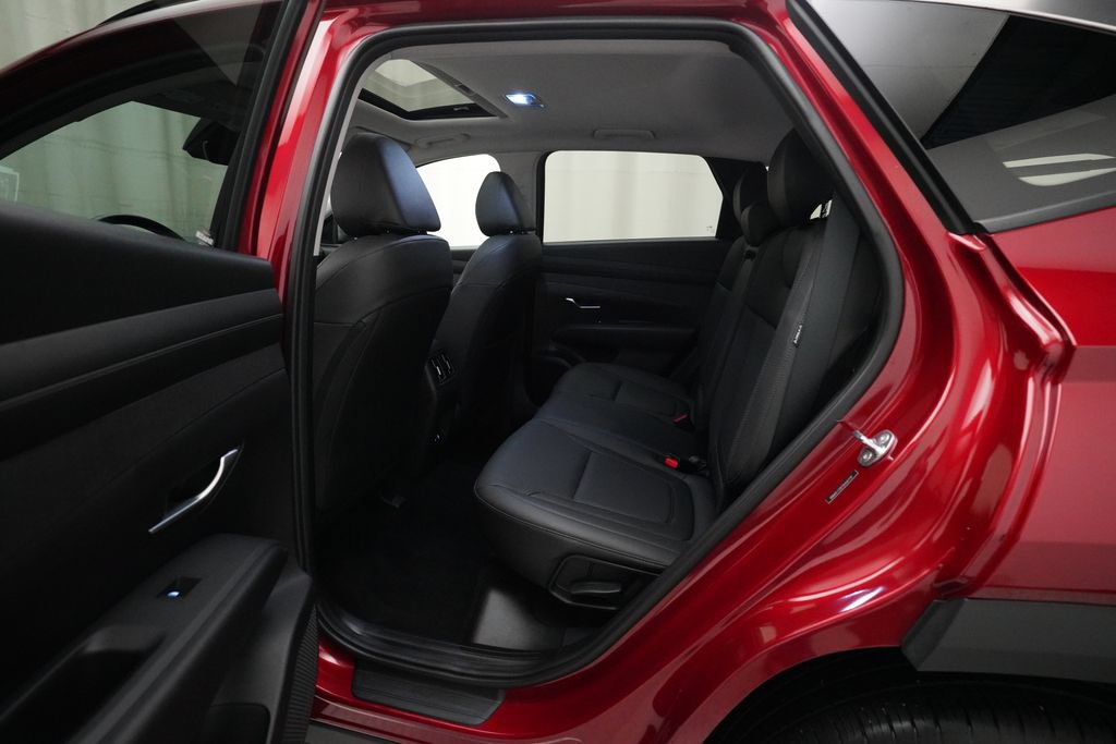 Used 2025 Hyundai Tucson SEL AWD/4WD image 16