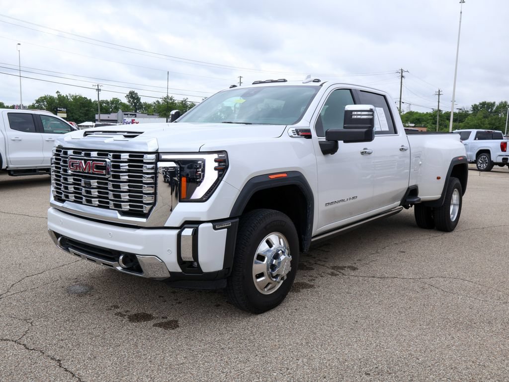Used 2024 GMC Sierra 3500 Denali w/ Denali Reserve Package AWD/4WD image 32