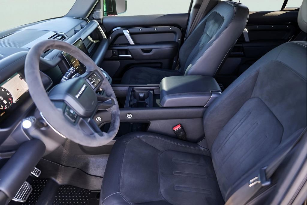 Used 2023 Land Rover Defender 110 V8 image 12