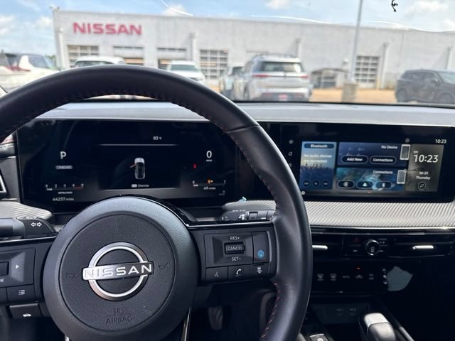 Used 2025 Nissan Kicks SR AWD/4WD image 14