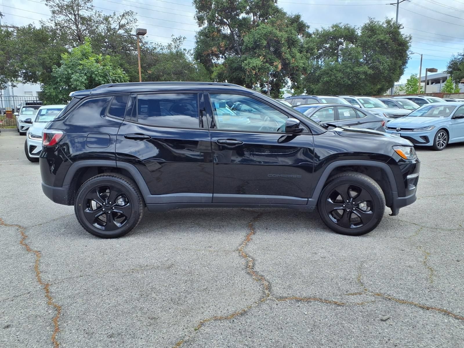Used 2019 Jeep Compass Latitude AWD/4WD image 3