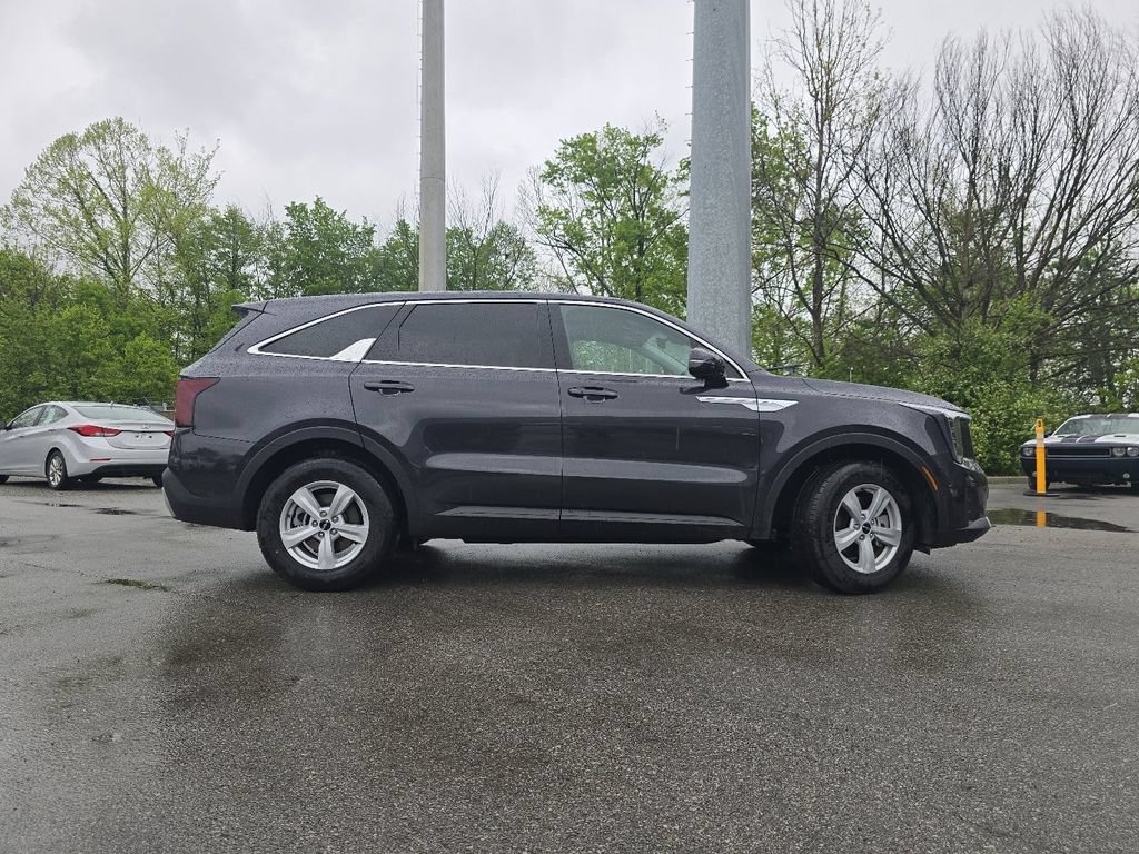 Used 2026 Kia Sorento LX FWD image 15