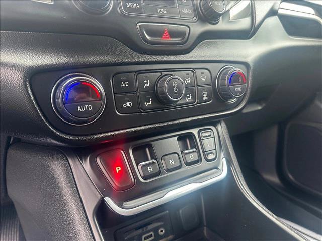 Used 2018 GMC Terrain SLT w/ Preferred Package AWD/4WD image 12