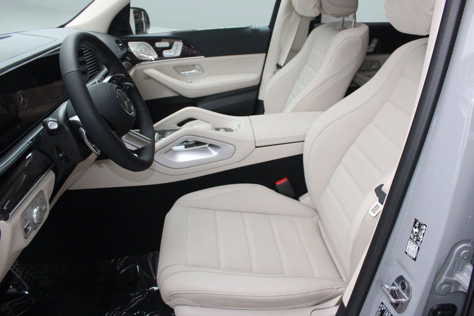 New 2026 Mercedes-Benz GLS 450 4MATIC image 5
