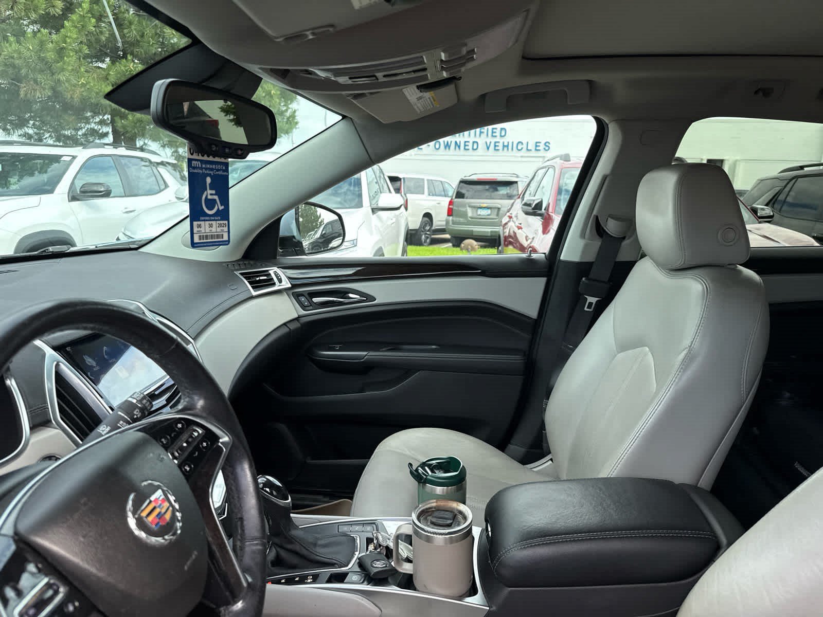 Used 2014 Cadillac SRX Luxury w/ Driver Awareness Package FWD image 8