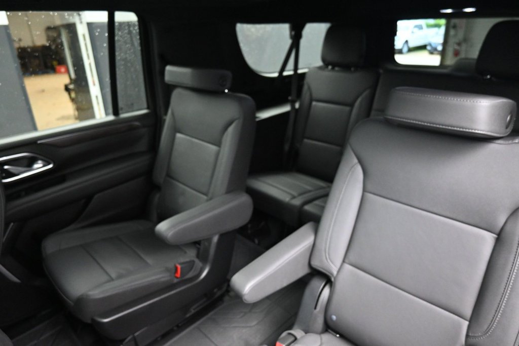 Used 2024 Chevrolet Suburban Z71 w/ Luxury Package AWD/4WD image 25