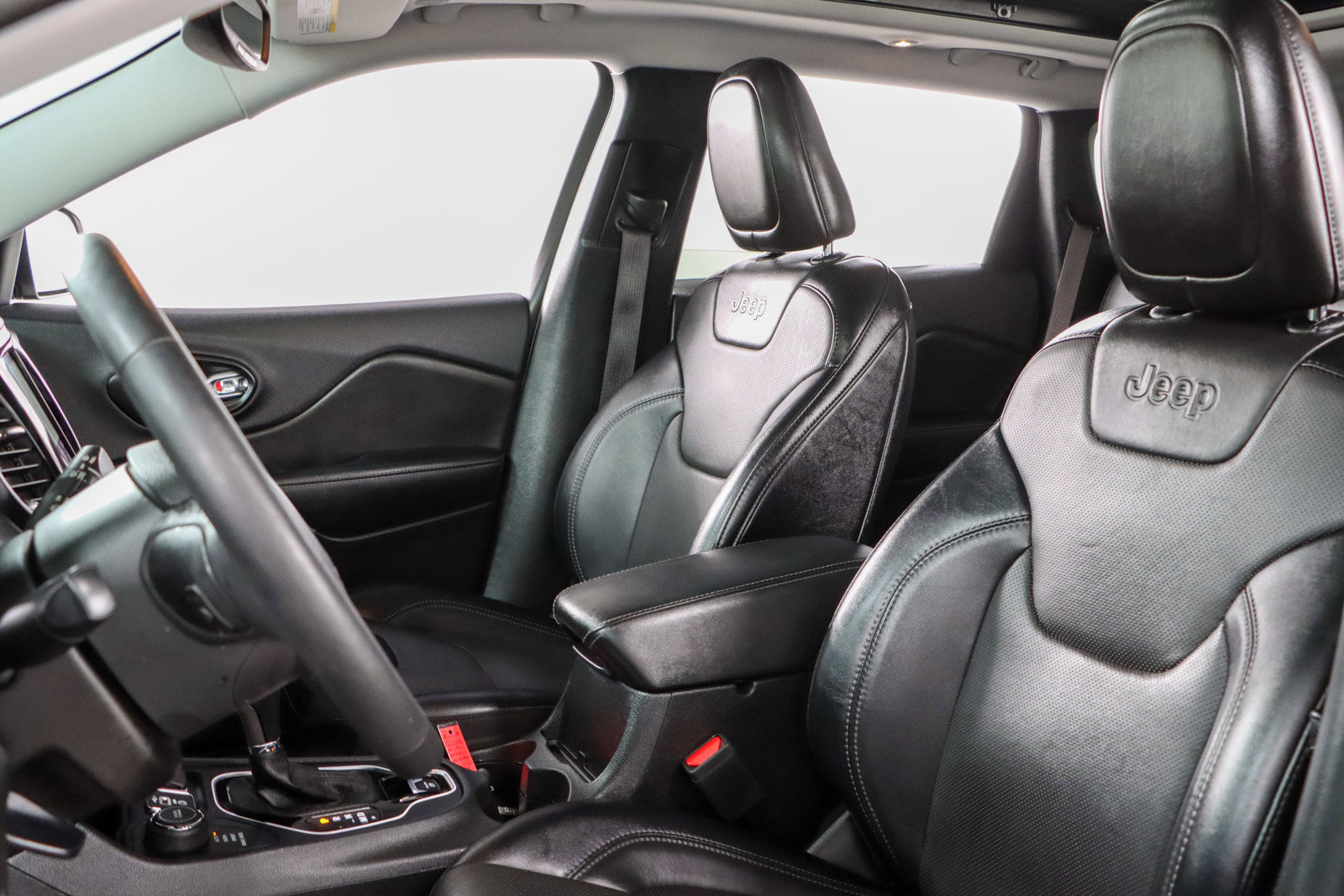 Used 2022 Jeep Cherokee Limited w/ Sun & Sound Group image 25